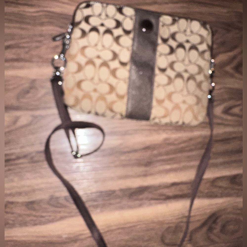 Coach Brown Crossbody Bag Pre-owned - Picture 2 of 6